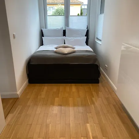 Moderner Rueckzugsort In Messe Naehe