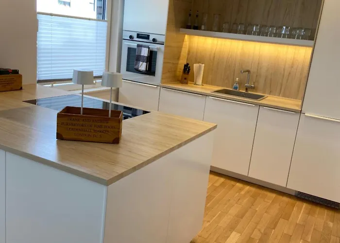 Moderner Rueckzugsort In Messe Naehe